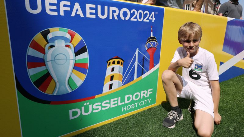 Die Düsseldorfer Countdown Kids zählten die Monate bis zur UEFA EURO 2024 herunter.